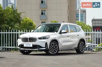 BMW iX1