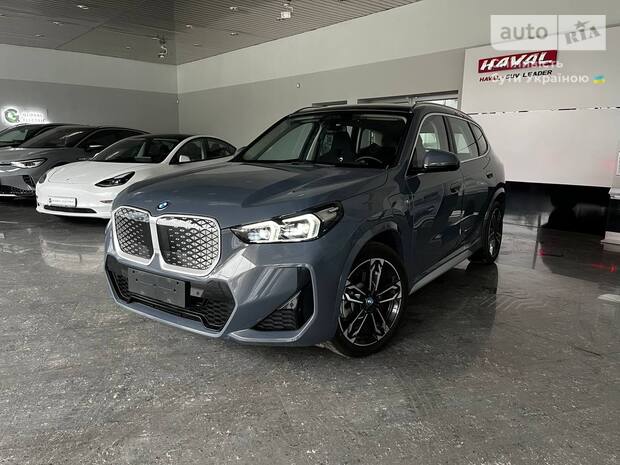 BMW iX1 2023