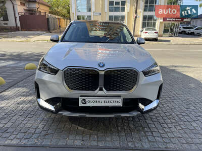 Новый BMW iX1 2023 - фото 2