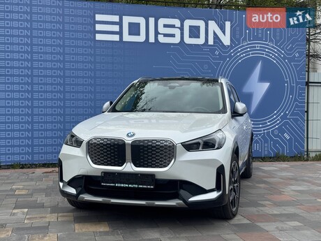 BMW iX1 2023