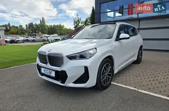 BMW iX1