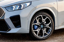 BMW iX2 M Package