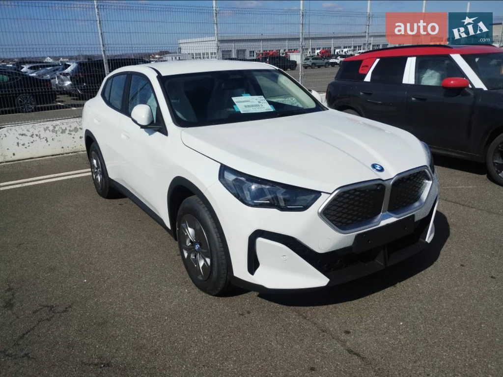 BMW iX2 Base