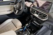 BMW iX3 Base