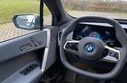 BMW iX Base