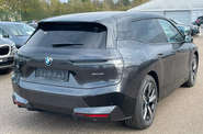 BMW iX Base
