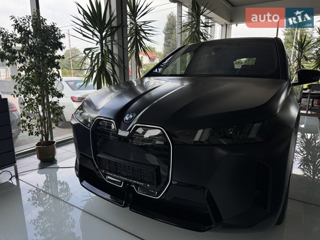BMW iX 2025