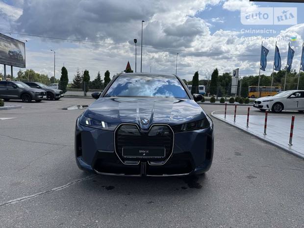 BMW iX 2025