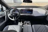 BMW iX - фото 9