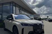 BMW iX Base