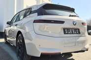 BMW iX Base