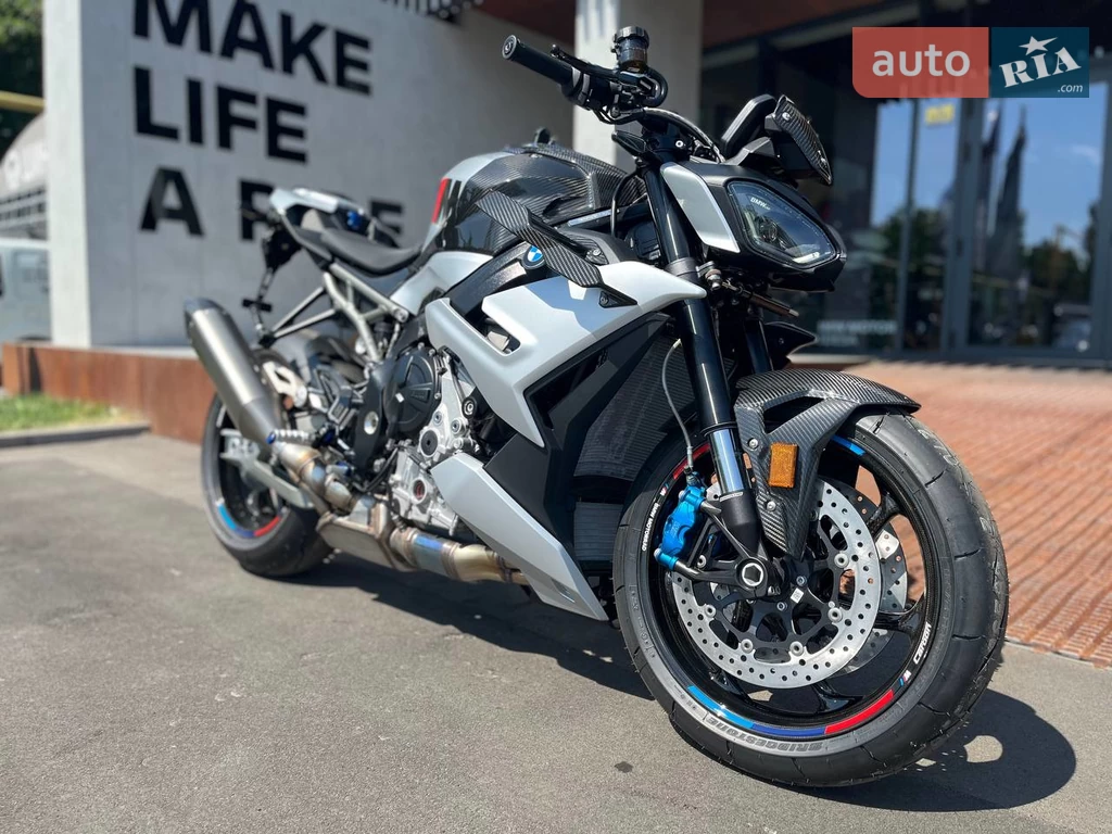 BMW M 1000R M Competition Package