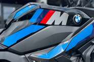 BMW M 1000XR Base
