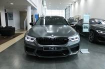 BMW M5 Base