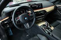 BMW M5 Base