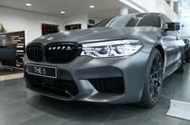 BMW M5 Base