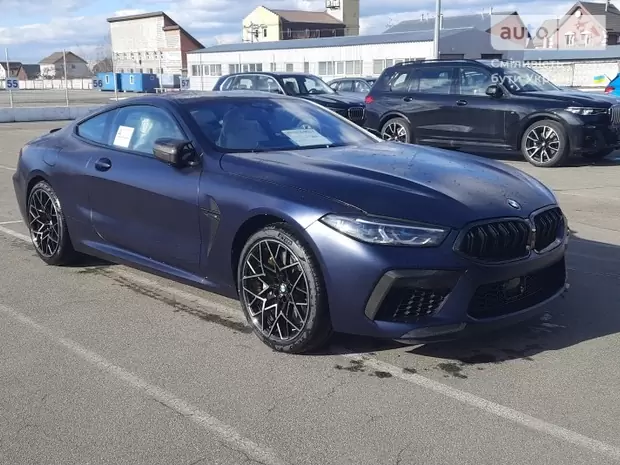 BMW M8 Base