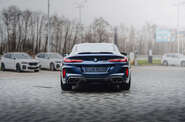 BMW M8 Base