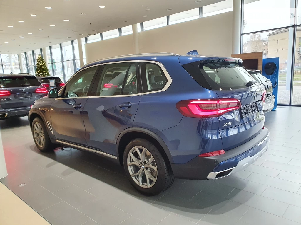 BMW X5 Base