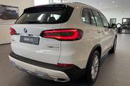 BMW X5 Base