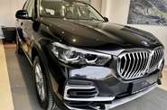 BMW X5 Base