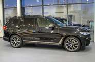 BMW X7 Base