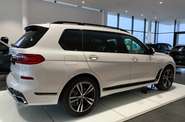 BMW X7 Base