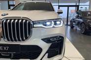 BMW X7 Base