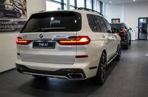 BMW X7 Base