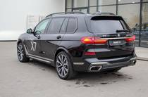 BMW X7 Base