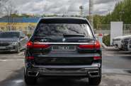 BMW X7 Base