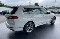 BMW X7 Base