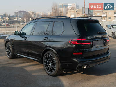 Новый BMW X7 2024 - фото 2