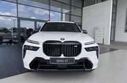 BMW X7 - фото 1