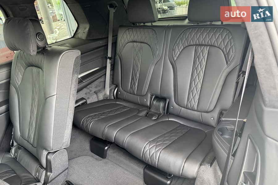 BMW X7 - фото 13