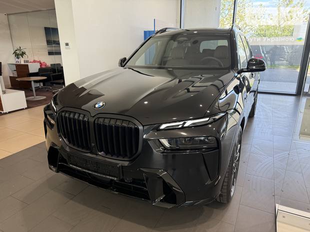 BMW X7 2025