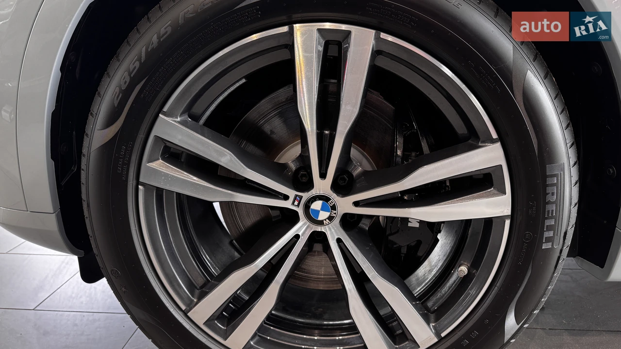 BMW-8