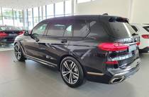 BMW X7 Base