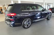 BMW X7 Base