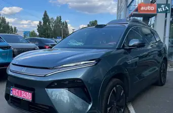 BYD Tang L