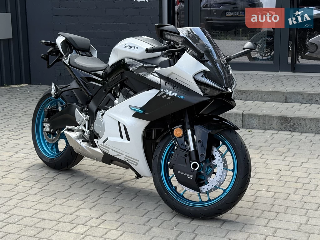 Cf moto 675 SR-R Base