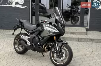 Cf moto 700MT