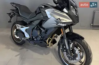 Cf moto 700MT