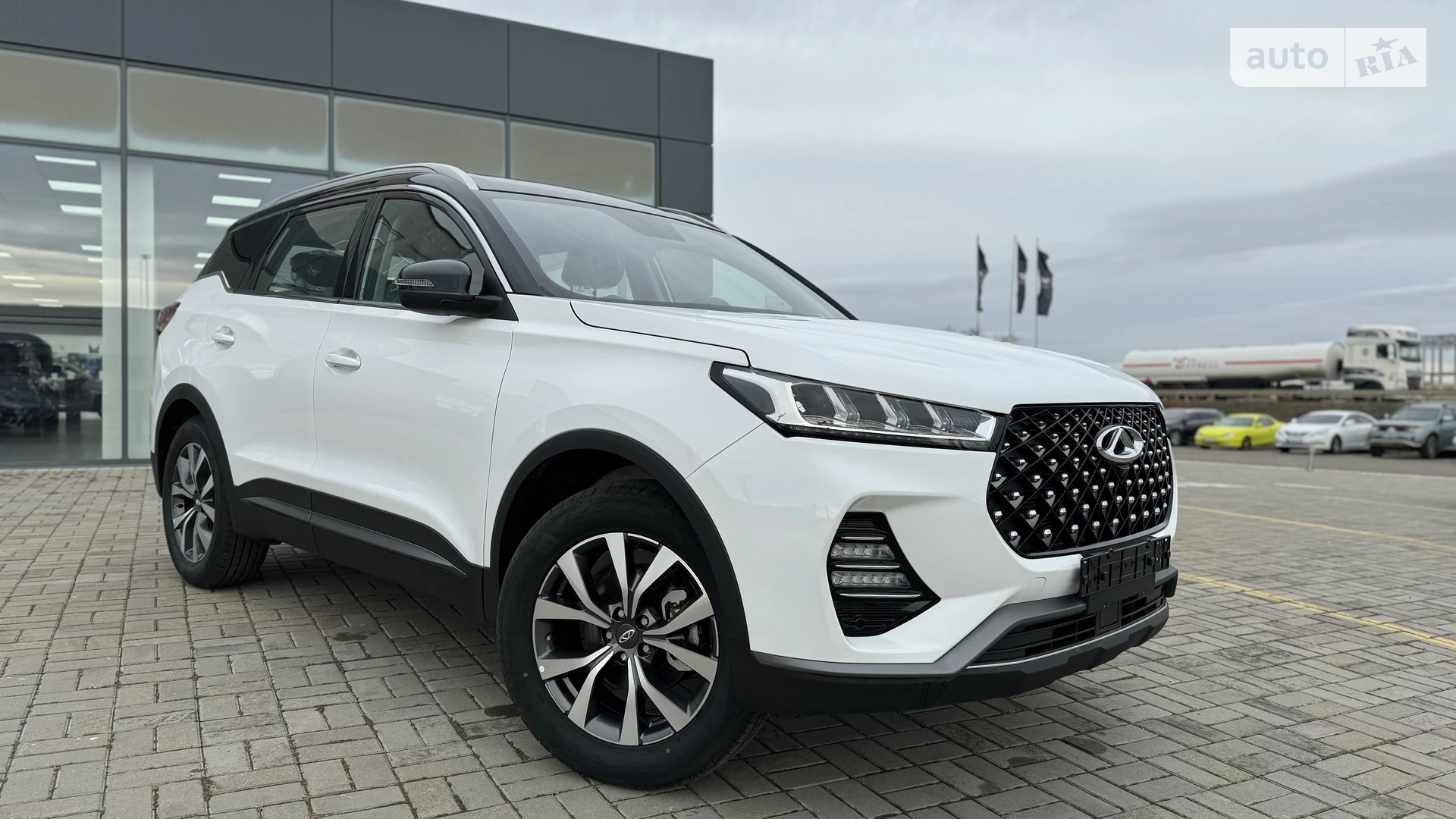 AUTO.RIA–НовеавтоЧеріТігго7Про(CheryTiggo7Pro),1.5TCICVT(147к.с.)Premium2025р.в.,sportywhite+blackroof.Ціна919000грн.всалоніУКРАВТООДЕСА,Одеська