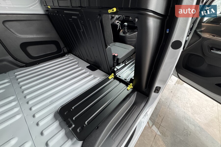 Citroen Berlingo - фото 13