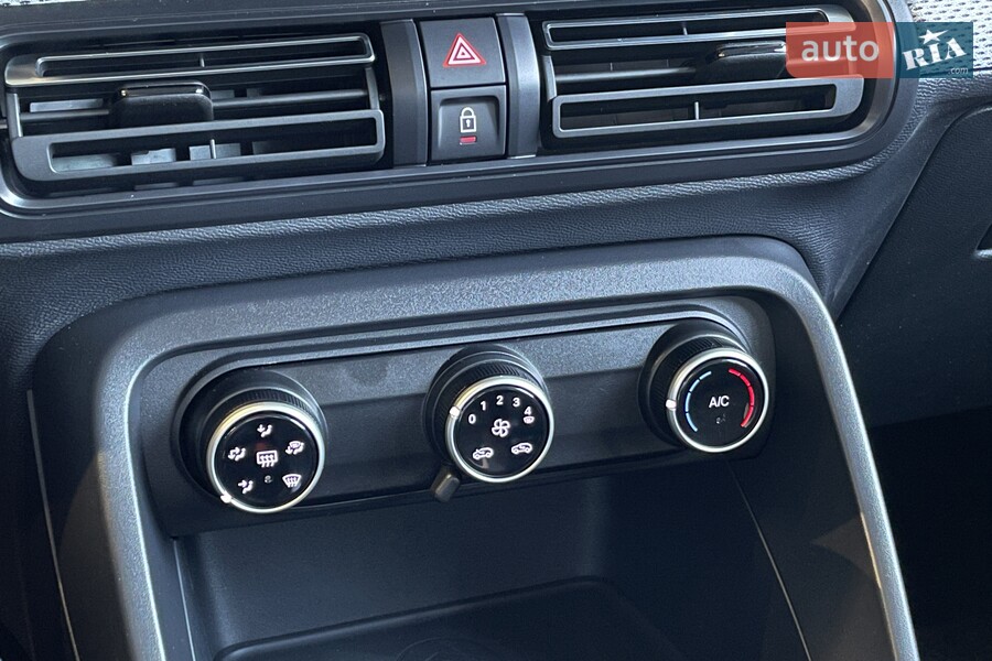 Citroen C3 - фото 24