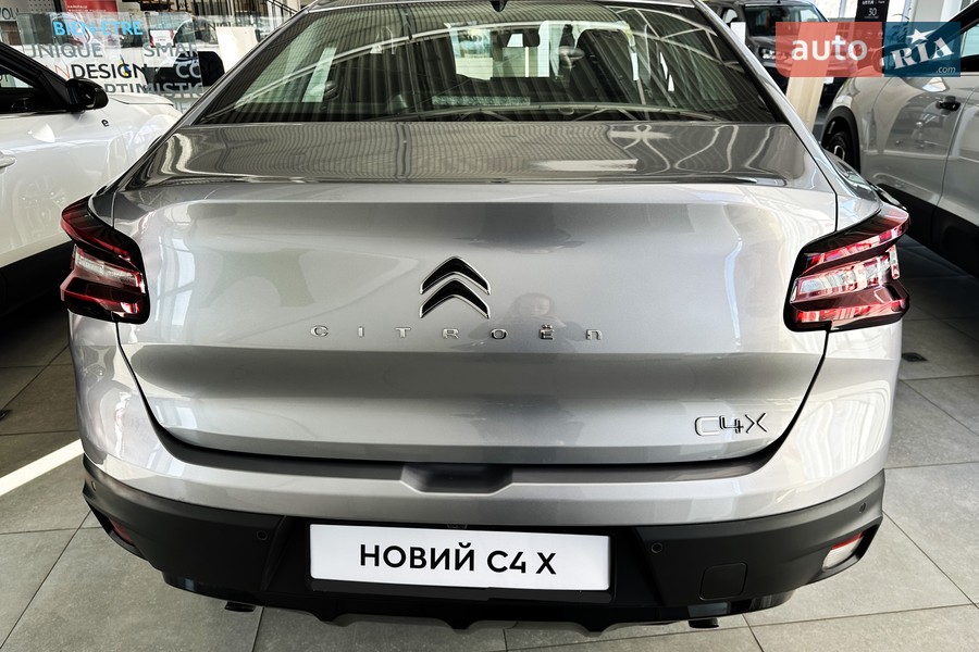 Citroen C4 X - фото 6
