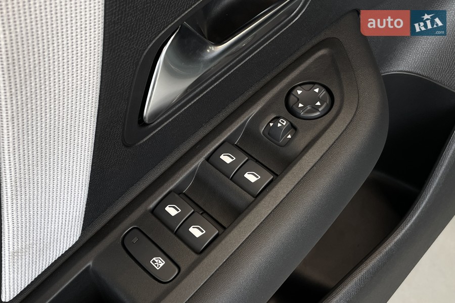 Citroen C4 - фото 19