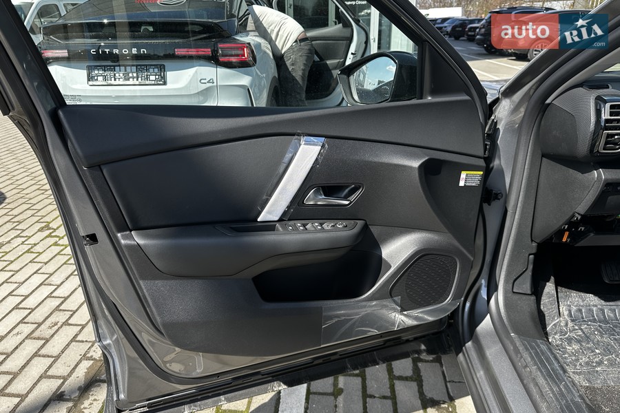 Citroen C4 - фото 9
