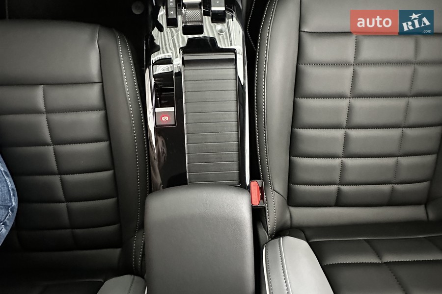 Citroen C4 - фото 8